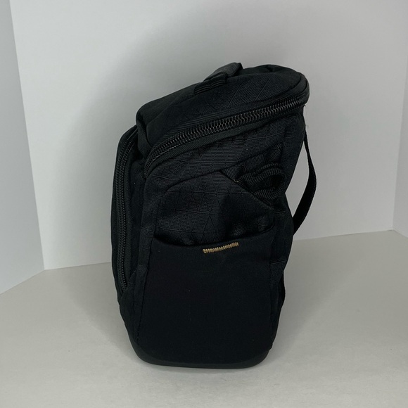 Case‎ Logic camera case - Picture 4 of 9